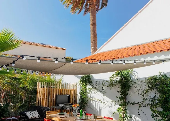 N 5 Maison Design, Jardin, Garage, Clim, à Pied Hébergement de vacances *