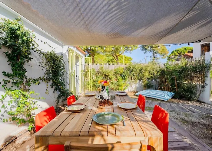 N 5 Maison Design, Jardin, Garage, Clim, à Pied *