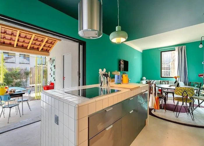 Hébergement de vacances N 5 Maison Design, Jardin, Garage, Clim, à Pied *